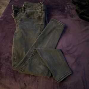 American Eagle Next Level Stretch Women’s Size 8 Short in Black